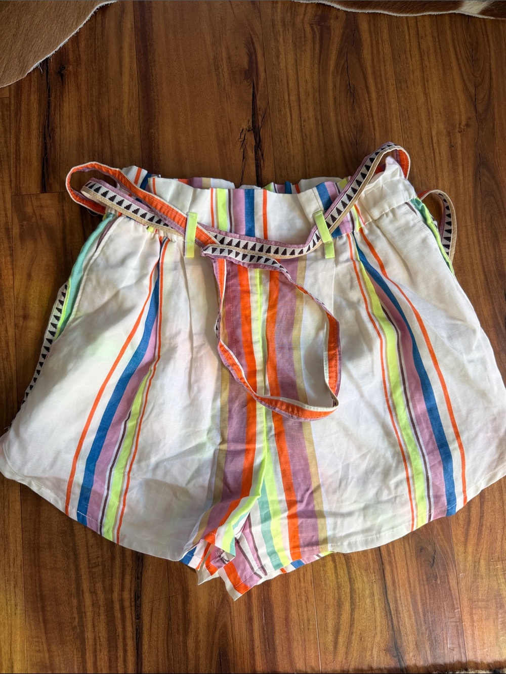 H&M White High-Waist Paperbag Shorts with Multicolor Stripes